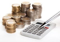 Kreditkarte nutzen und Zinsen sparen - wechselkurse währungsrechner ausgaben defizit devisen einsparen euro euromünzen finanzen geld geldreserve geschäft kalkulation kalkulieren münzen prognose rechnen reserve sparen taschenrechner währung währungsrechner zinsen.